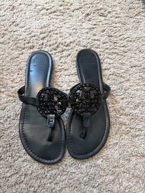 VEUC size 10 Tory Burch black rhinestone sandals